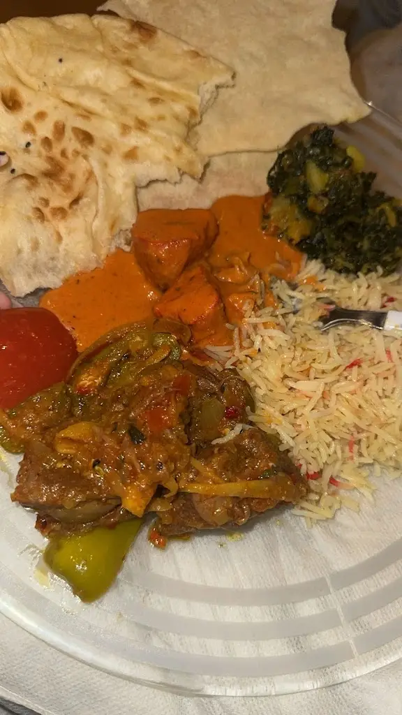 Amanda Earl_Passage to India_Barton-le-Clay_review