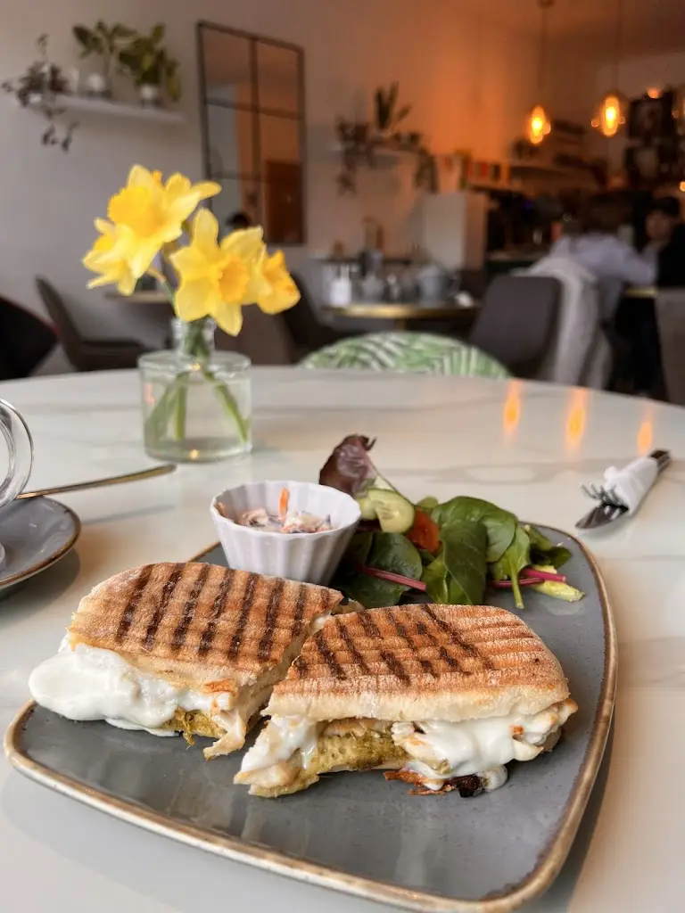 The Hideout Bar & Eatery Prestwich_Prestwich_slider_image_3