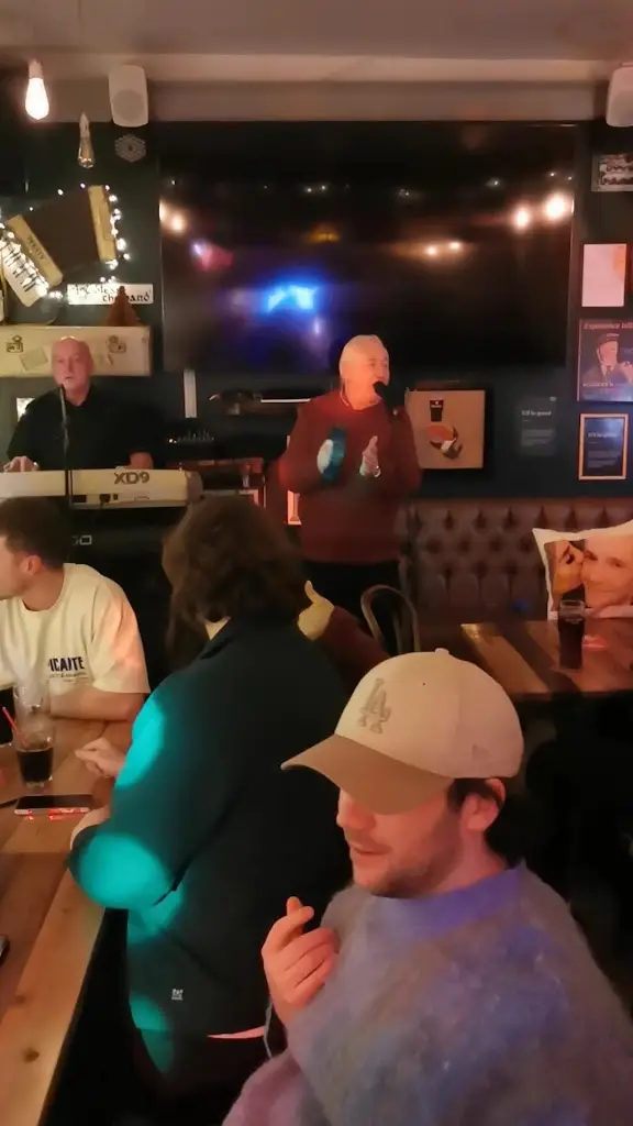 Macca’s Bar & Grill_Prestwich_slider_image_1