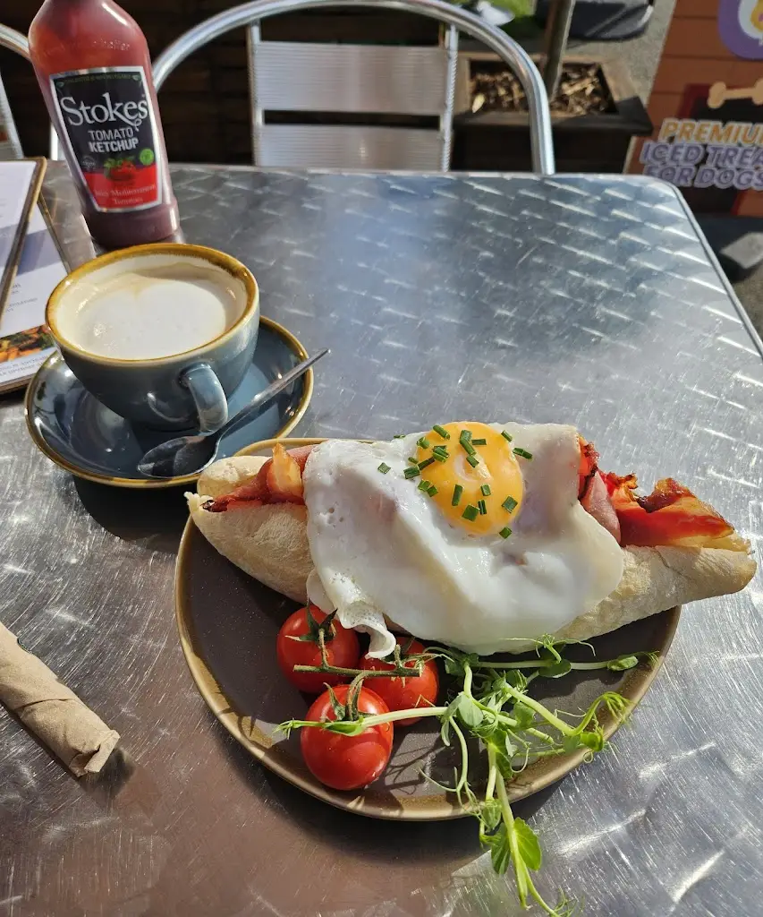 Blake Foster_Cannells By The River_Reedham_review