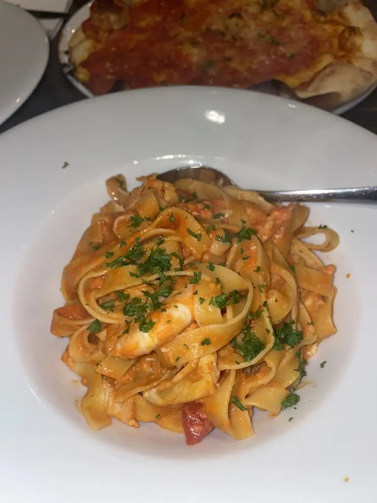 Taylor Sage_La Romantica Restaurant_Rayleigh_review