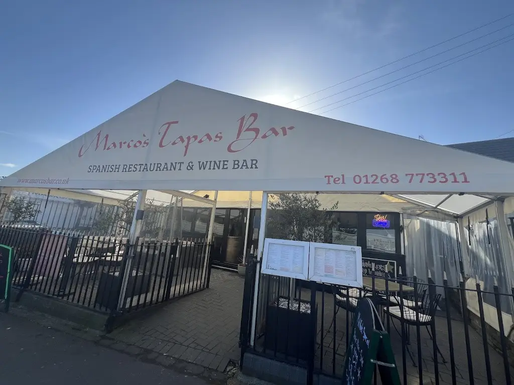 Hayley J Bacon_Marco's Bar_Rayleigh_review