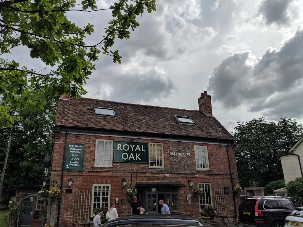 SLAMINGKICKS_The Royal Oak_Barton-le-Clay_recensione