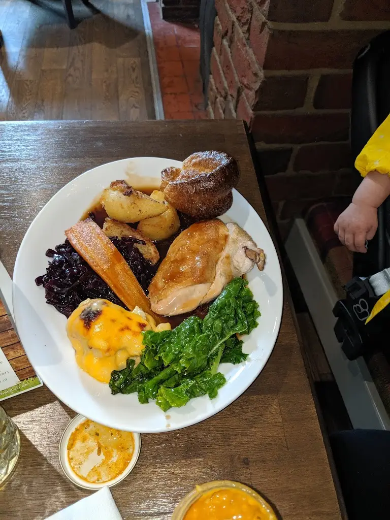 The Royal Oak_Barton-le-Clay_slider_image_2