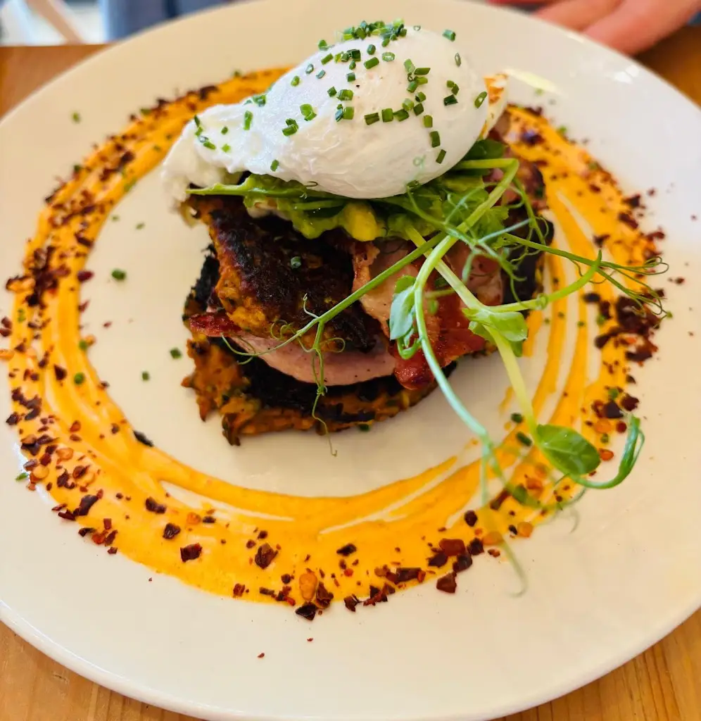 Julia Plumb_Café No.11_Rayleigh_review