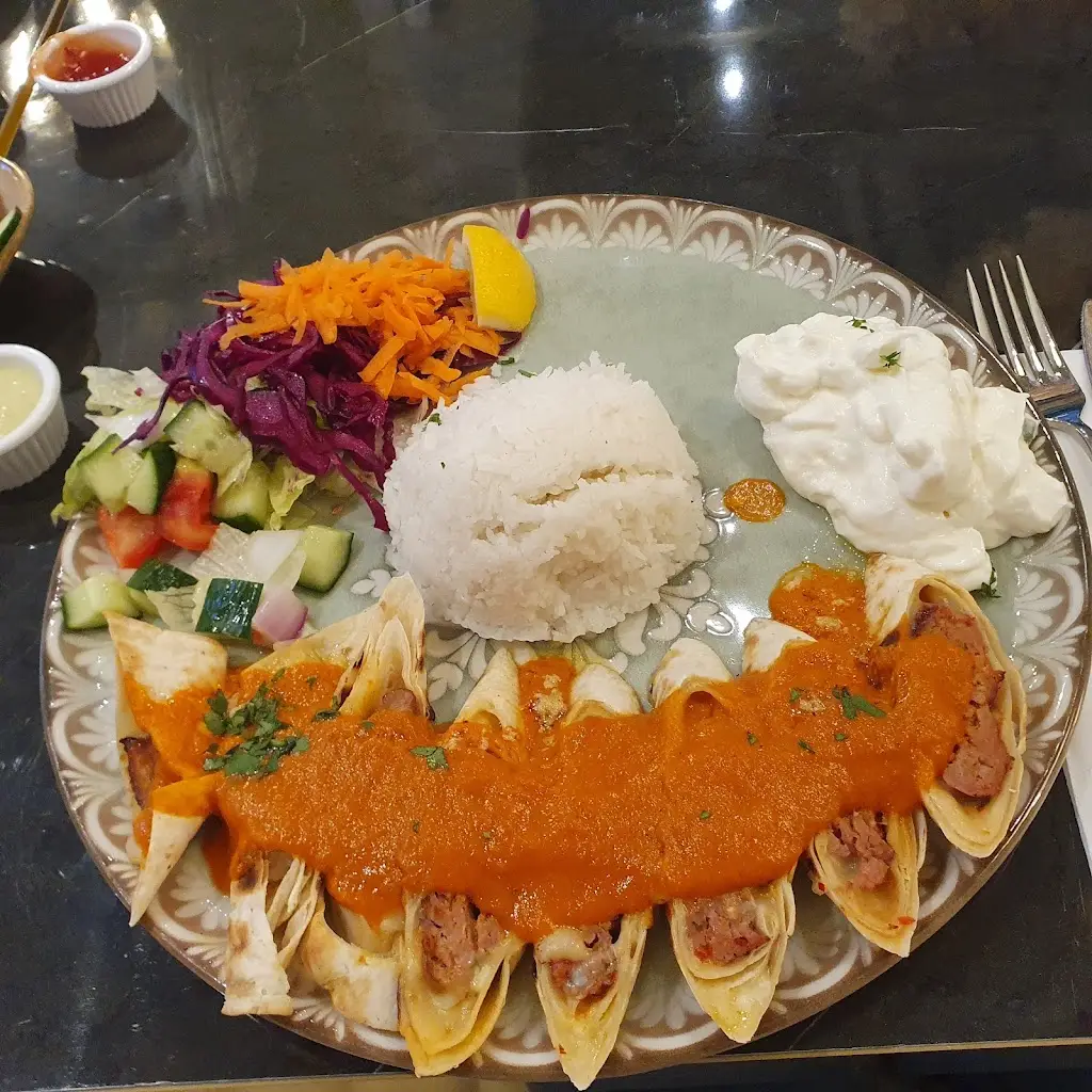 Haute Shish_Barton-le-Clay_slider_image_3