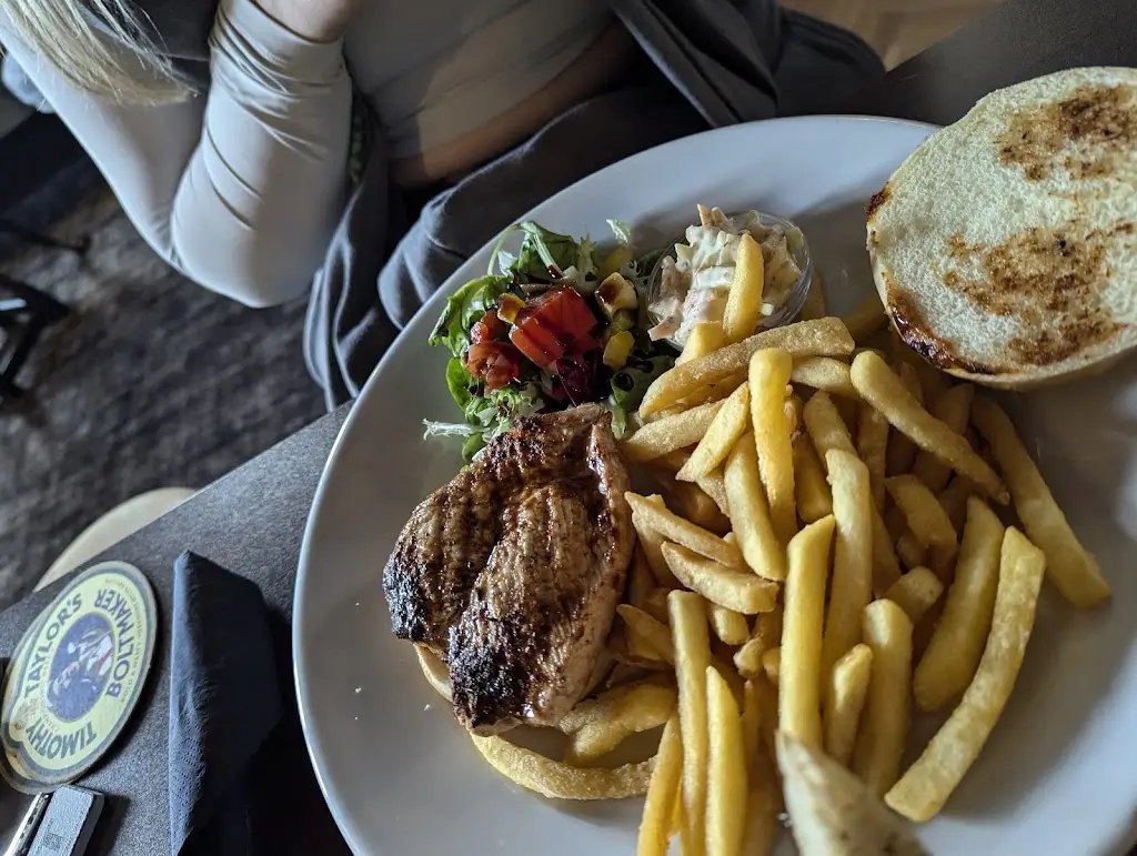 Marsh Inn_Pudsey_slider_image_1