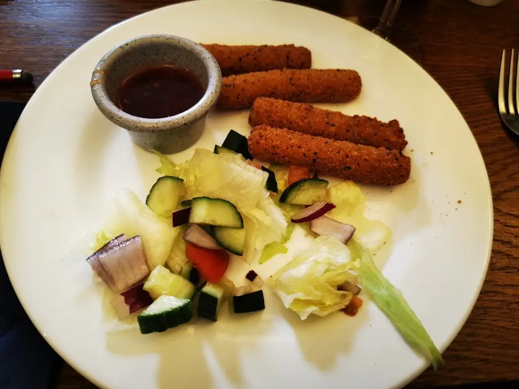 Yvonne Kearsley_The Britannia_Pudsey_review