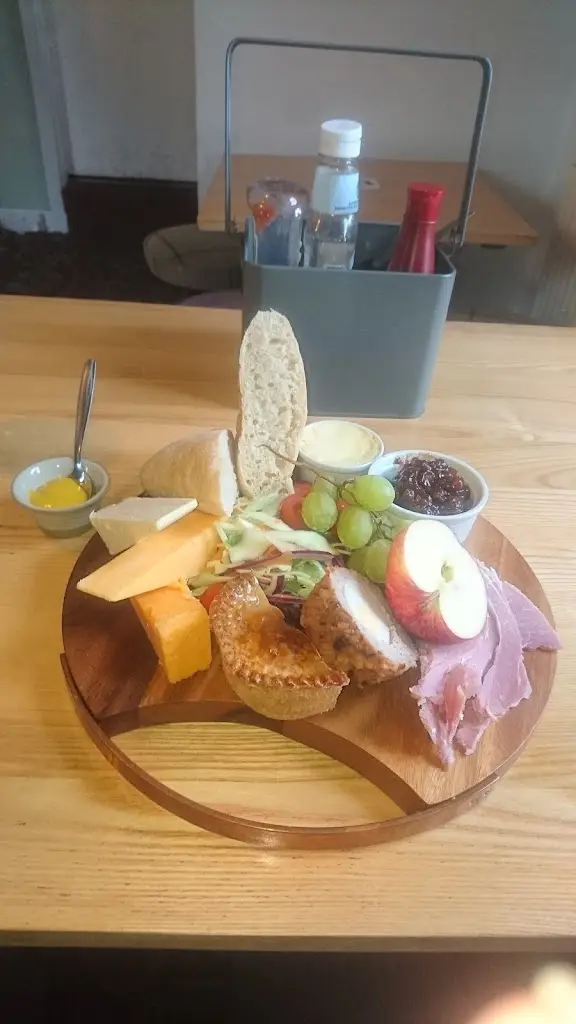 Menu_Fox & Grapes_Pudsey_image_7