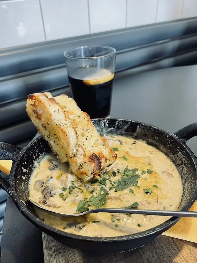 Adonis Storr_Grumpy's Bar + Wood Fired Pizza_Pudsey_Bewertung