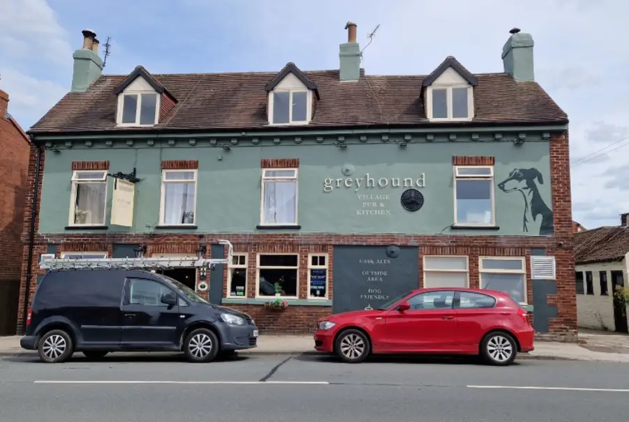 Andrew Nell_Greyhound Riccall_Riccall_review