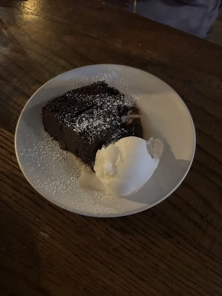 Mohan P_The Feathers_Rickmansworth_review