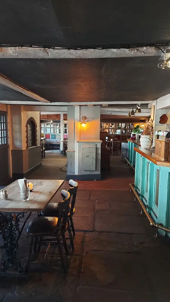 Jenna_The Feathers_Rickmansworth_review