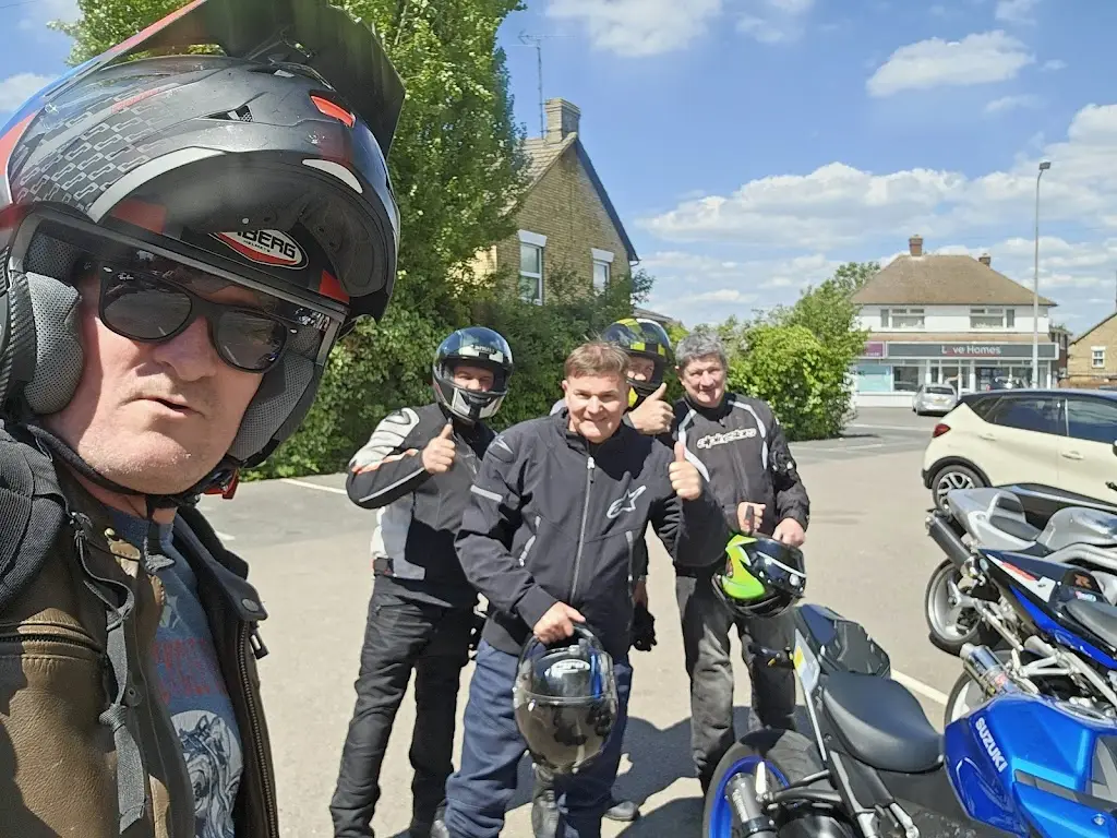 Meedou_Barton-le-Clay_slider_image_2