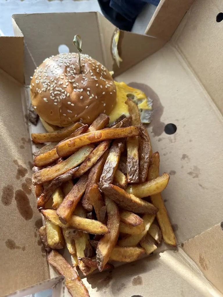 Manjaros Express Redcar_Redcar and Cleveland_slider_image_2