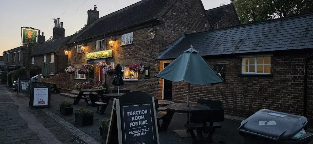 Matthew Pokora_Rose & Crown_Ridgmont_review