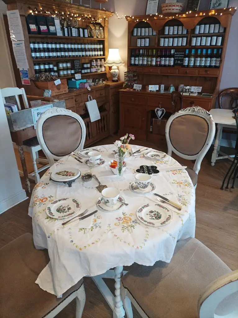 Daisy-Mae's Vintage Tearoom restaurant in Redcar