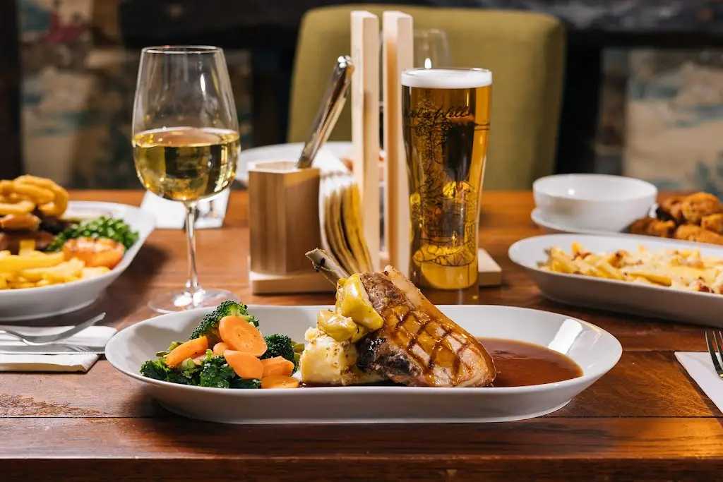 The Fox & Hounds_Riseley_slider_image_2