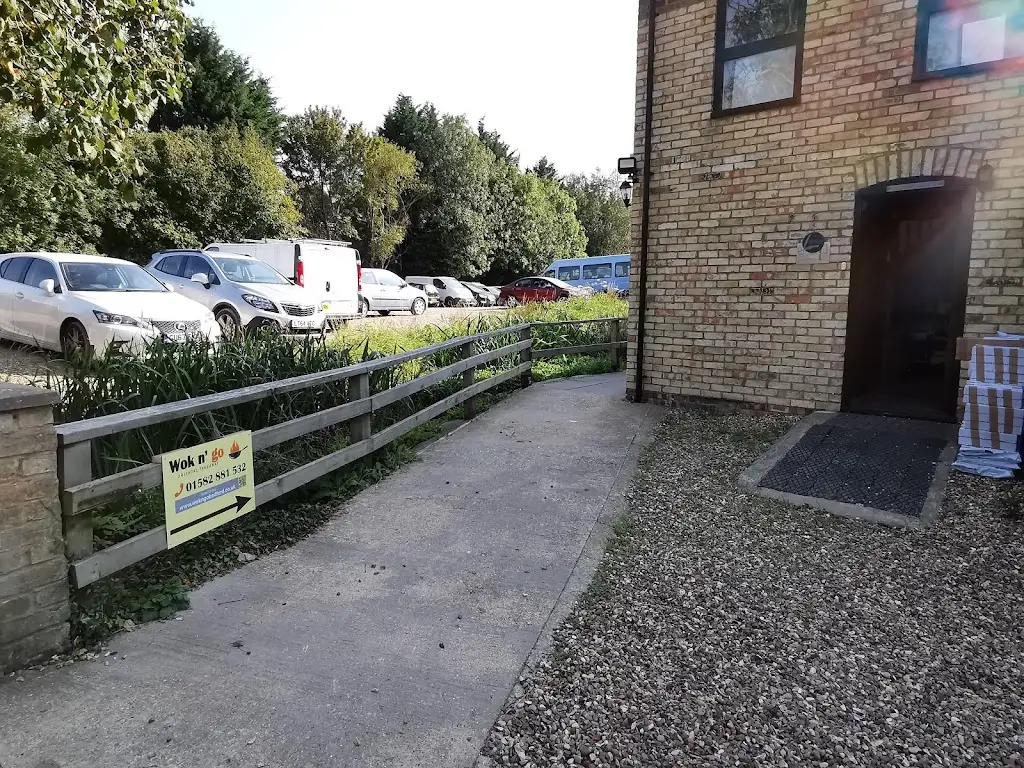 Wok N Go Oriental Takeaway_Barton-le-Clay_slider_image_3