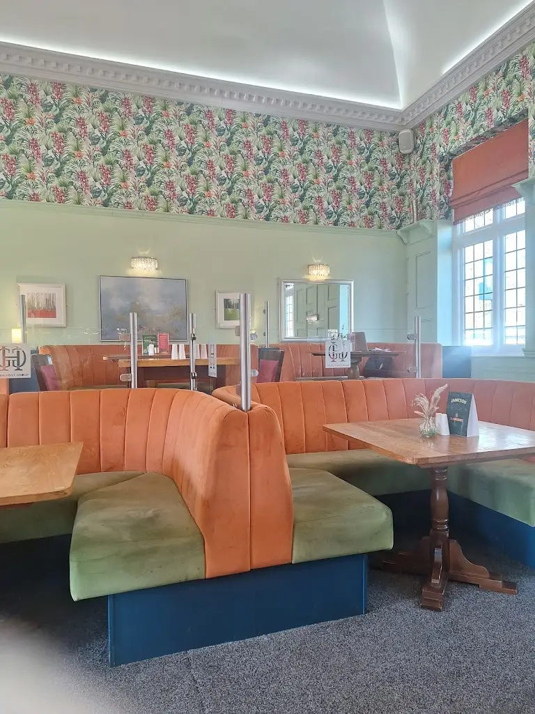 Rebecca Pitt_The Tardebigge_Redditch_review