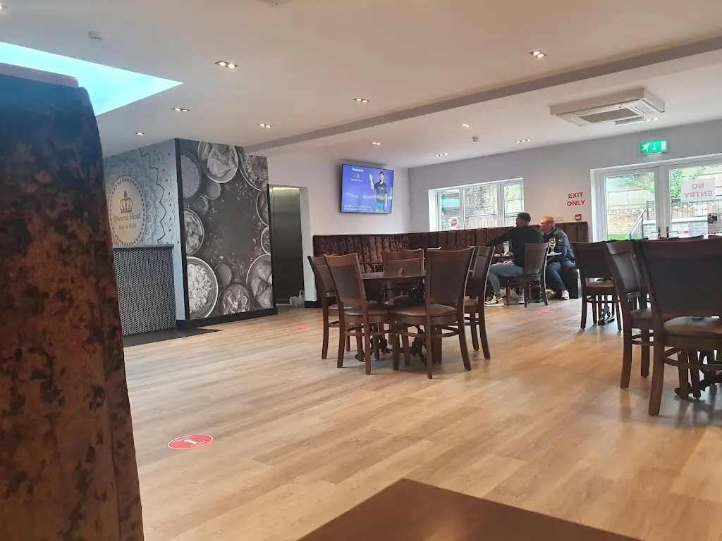 The Queens Head Indian bar & grill restaurant in Redditch