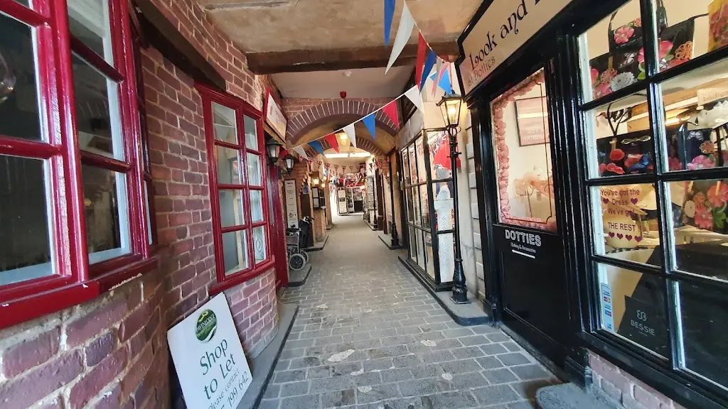 Lucky Star Chinese Takeaway_Barton-le-Clay_slider_image_2