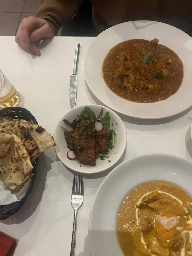 Jess Nicholas_Rilys Indian Restaurant_Redditch_review