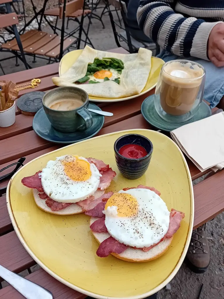 ThermalSun_Grounded at the Forge - Coffee Lounge_Ringmer_review