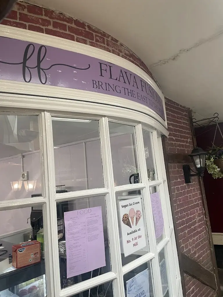 Flava Fusions Cafe_Barton-le-Clay_slider_image_1