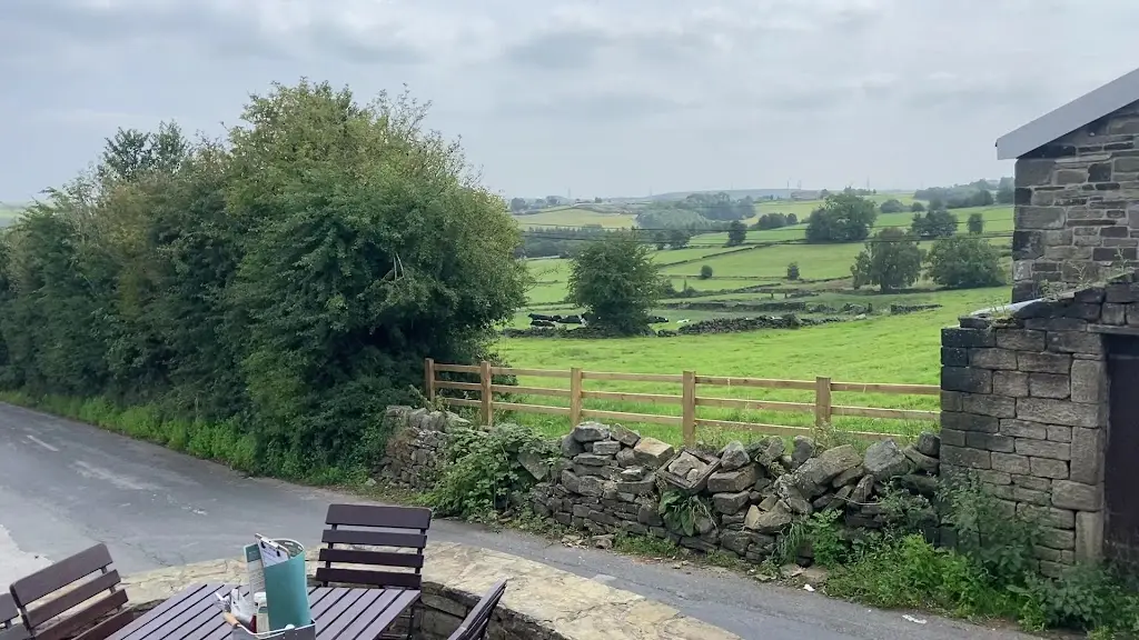 Christopher Lewis_The Alma Inn_Ripponden_review