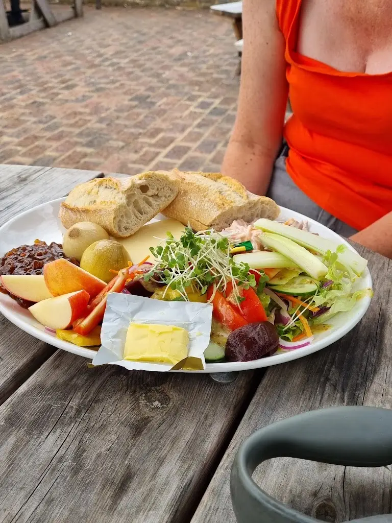 Menu_Castle Inn_Robertsbridge_image_8