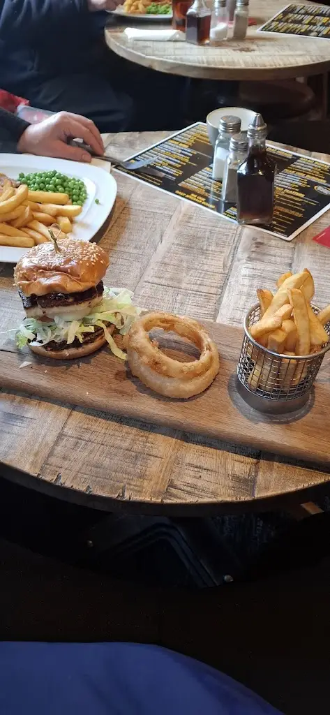 Raamfan Raamfan_Pear Tree Hotel Ripley_Ripley_review