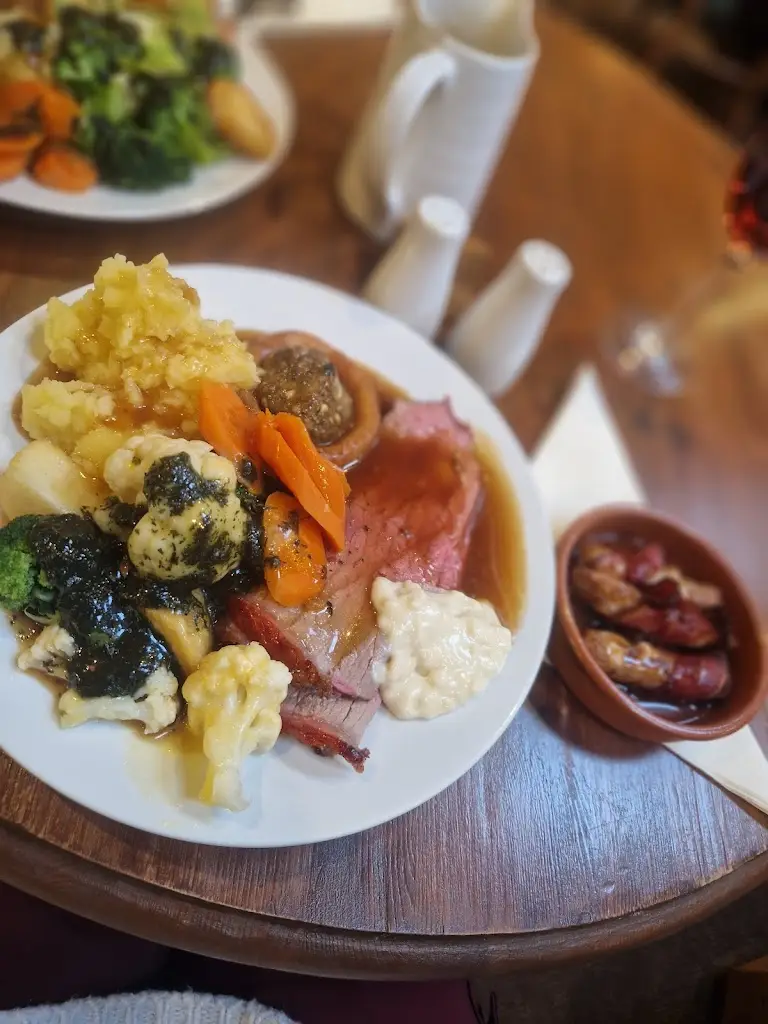 Kayleigh-ann Gilbert_The Village Inn, Marehay_Ripley_review