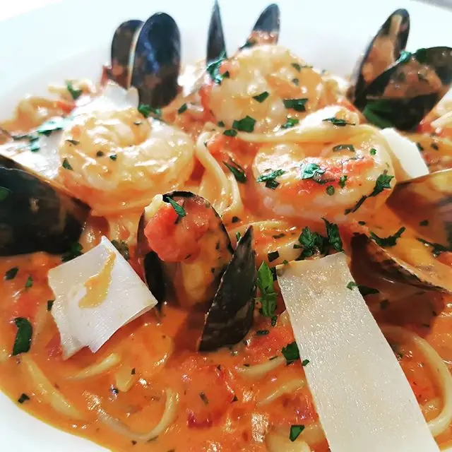 Bay Tree Bar-Bistro_Rotherham_slider_image_2