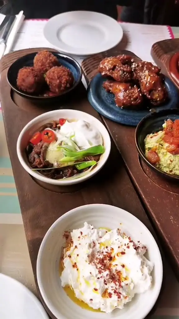 Posadero Lounge_Redhill_slider_image_2