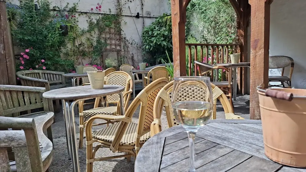 Kevin Cook_The Junction Pub & Eatery_Redhill_review