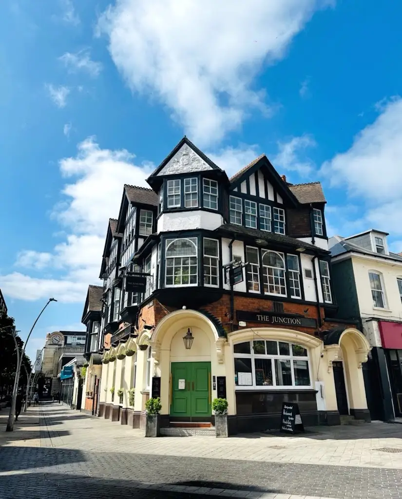 The Junction Pub & Eatery_Redhill_slider_image_3