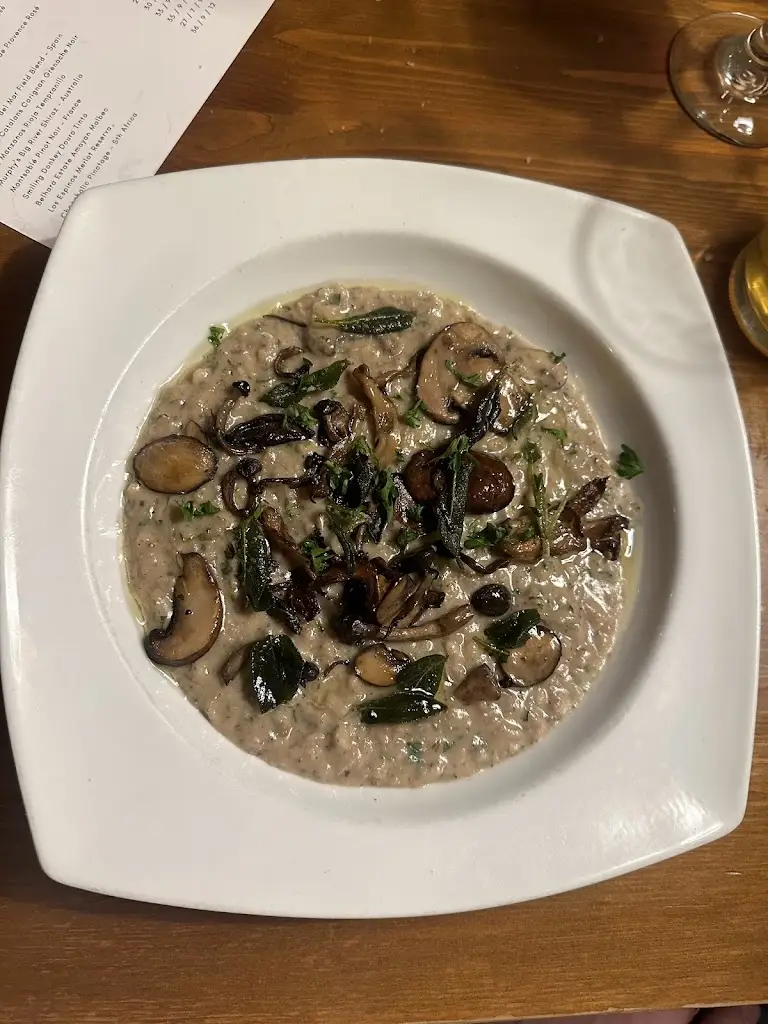 Katie Wilson_The Plough_Redhill_review