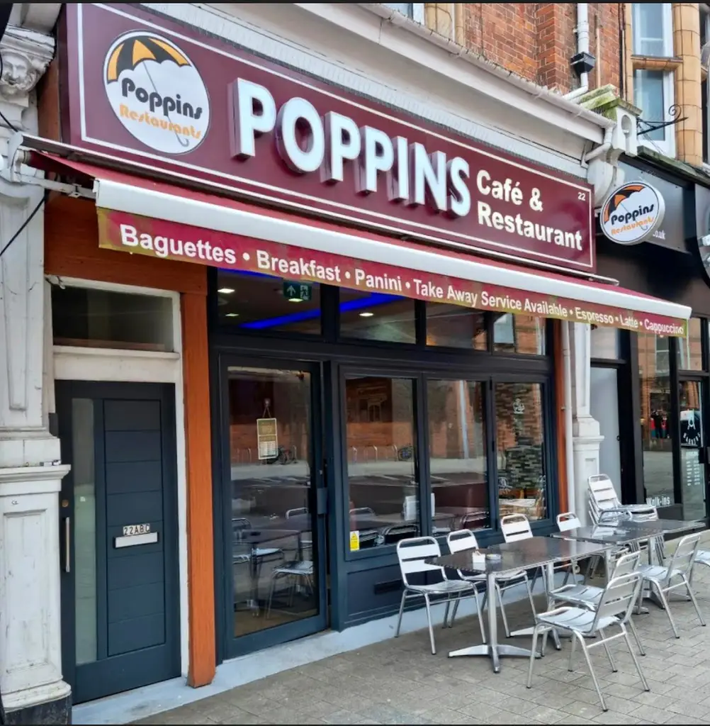 Poppins Cafe & Restaurant restaurant in Redhill