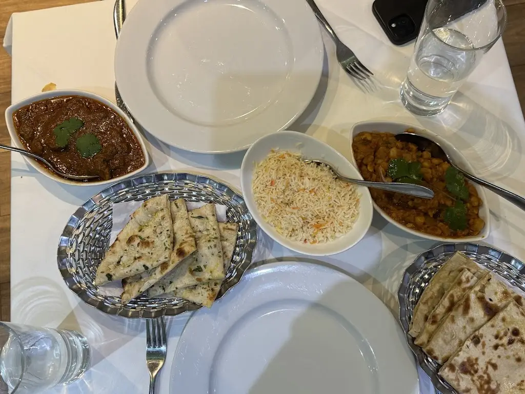 Harsh Pratik_Everest Spice_Redhill_review