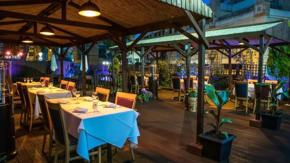 Everest Spice restaurant in Redhill