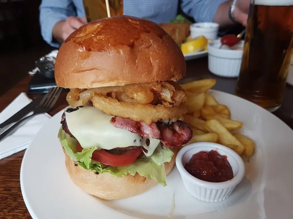 Red Lion_Redhill_slider_image_2