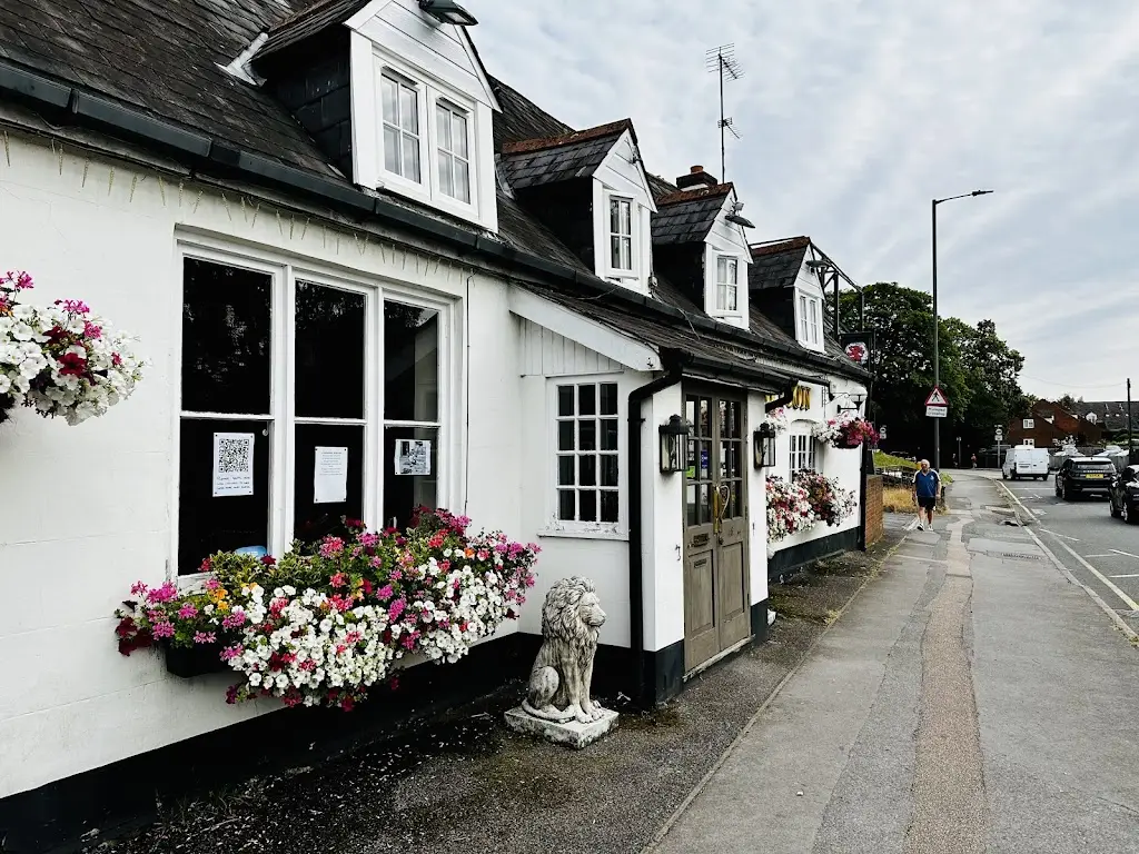 Red Lion_Redhill_slider_image_3