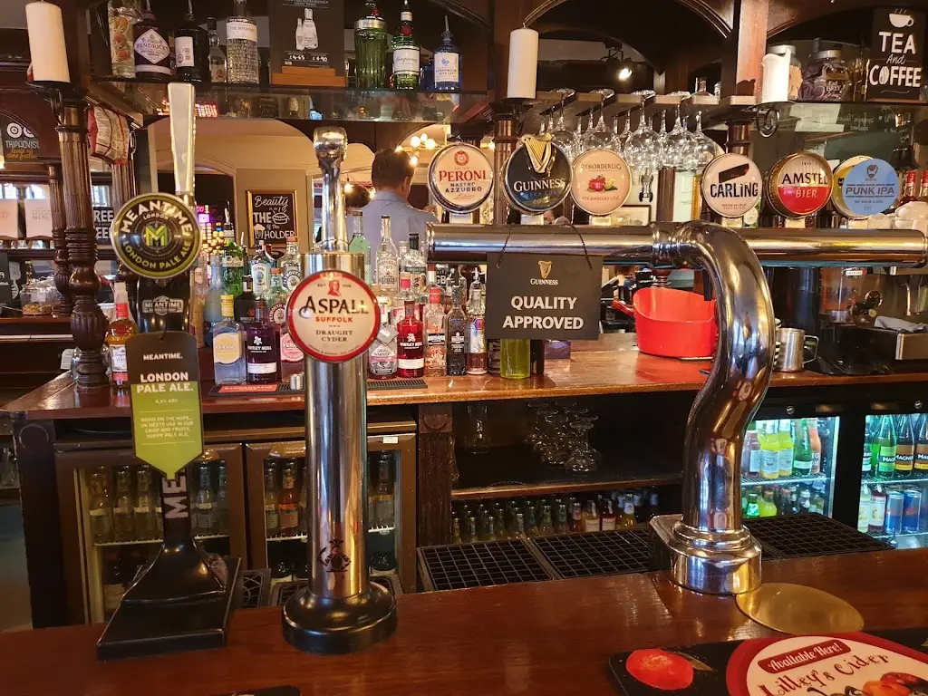 The Feathers_Redhill_slider_image_2