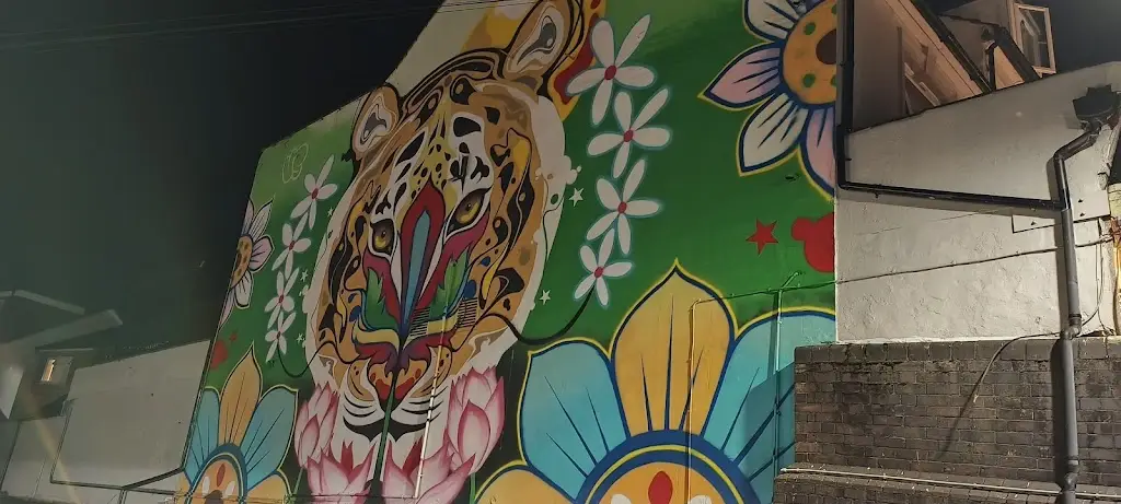 Deniz Hussein_Ruchita_Redhill_review