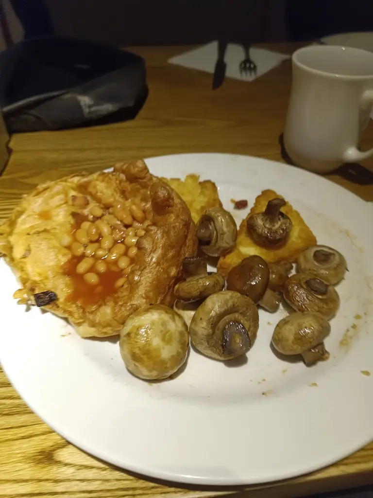 Artur Tumanov_Toby Carvery Redhill_Redhill_review