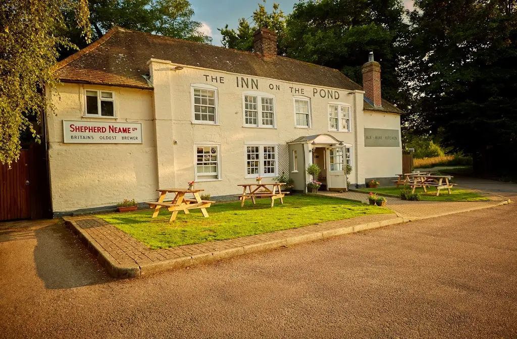 Inn on the Pond_Redhill_slider_image_3