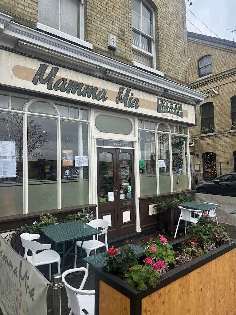 Mamma Mia_Rochester_slider_image_1