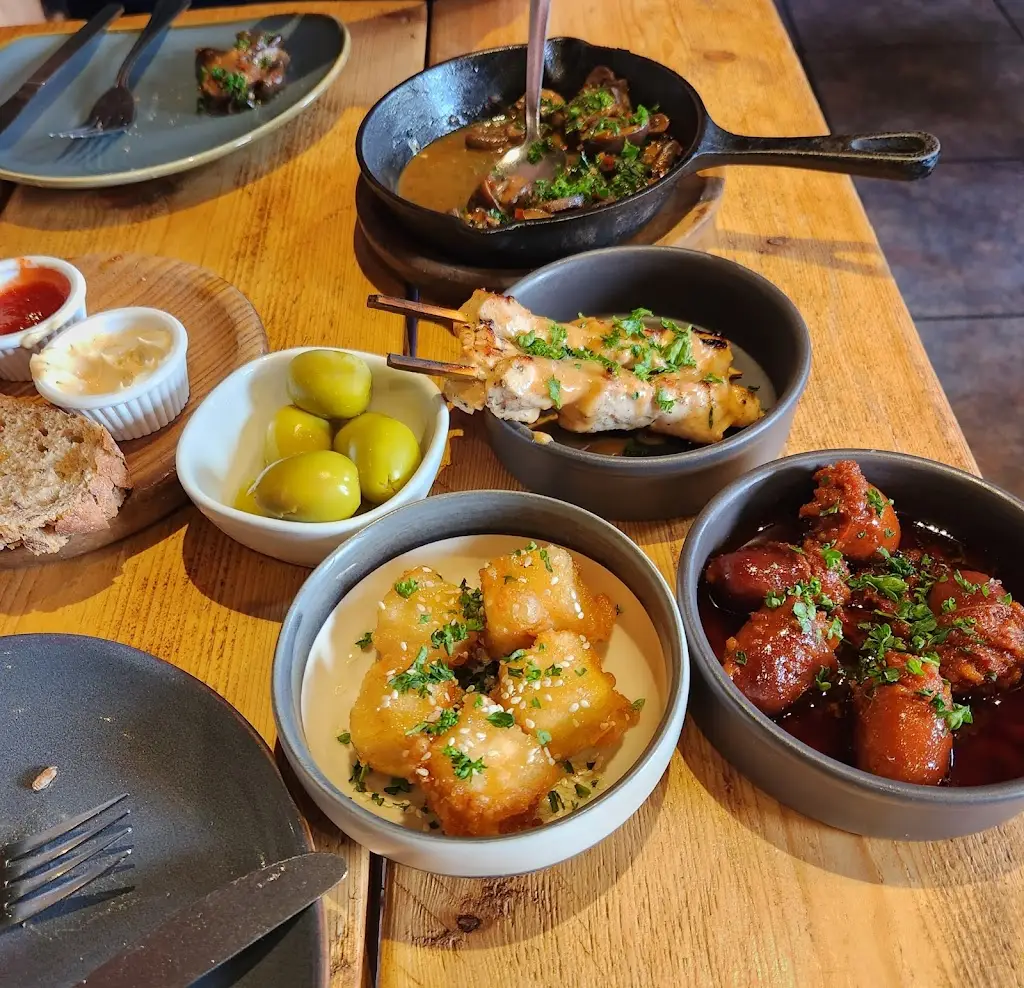 Manchega Tapas Y Vinos_Ripon_slider_image_3