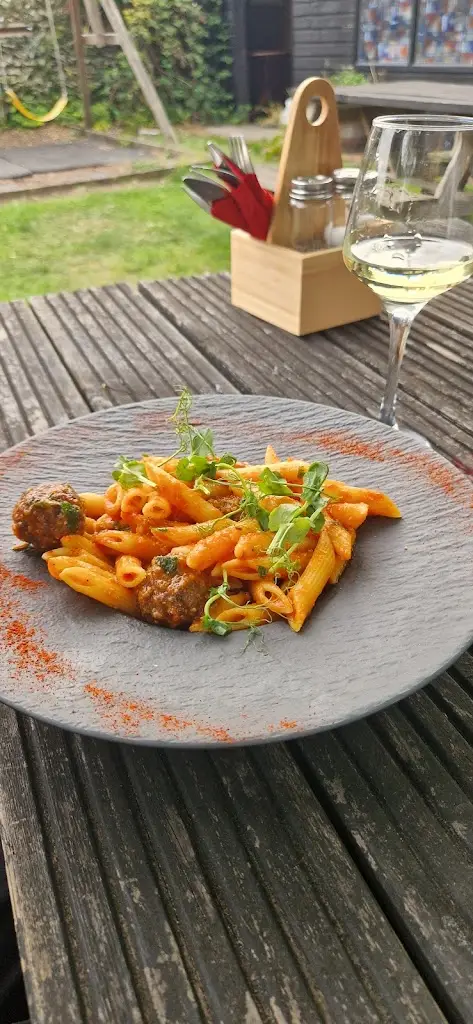 Neil Allen_La Mensa_Rothbury_review